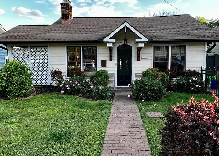 Nashville Fatherland Cottage