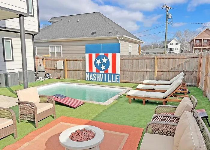 Private Heated Pool, Hot Tub-Minutes From Broadway