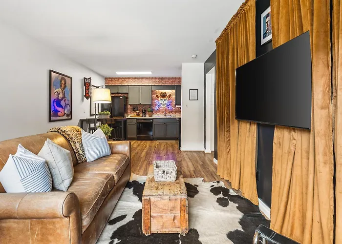 Cozy Condo By Music Row Walk To Restaurants And Bars