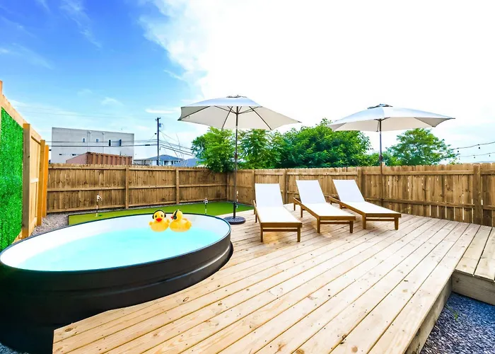 Luxe Pool Hot Tub & Game Room Downtown Nashville
