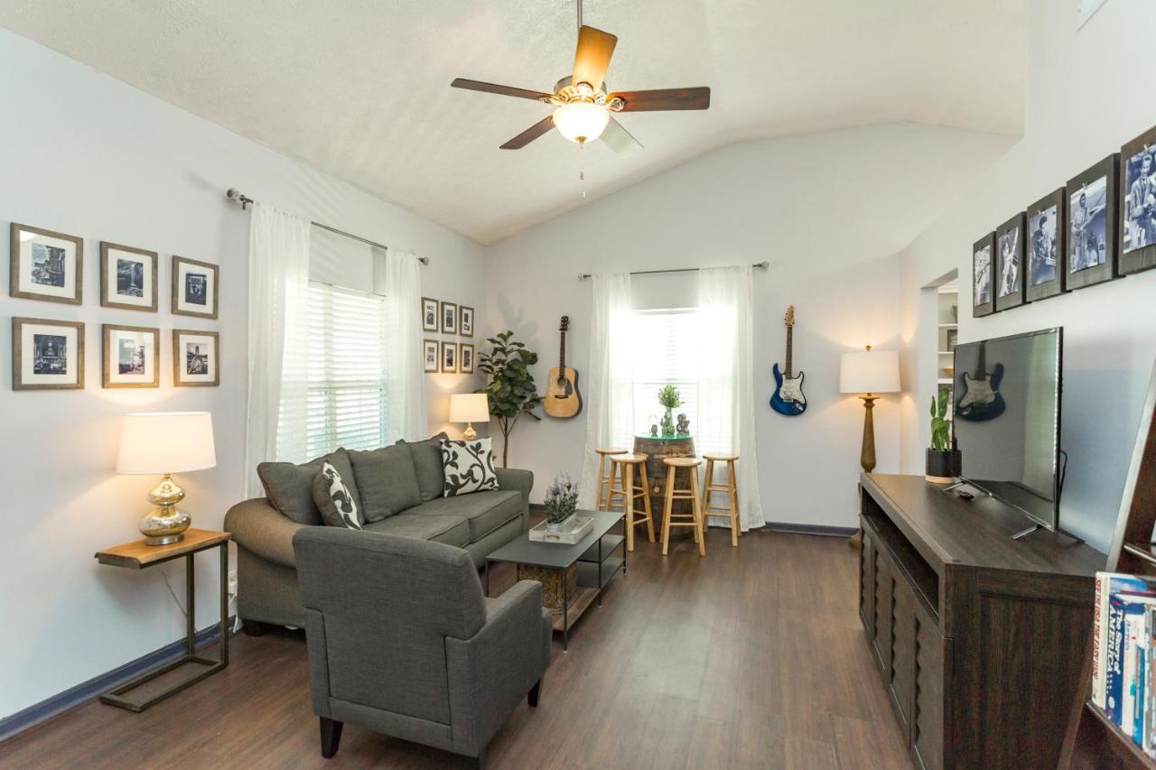 Fun Buena Vista Heights Close To Downtown *