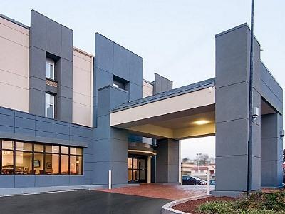 Express & Nashville-i-40 & I-24 Hotel 3*