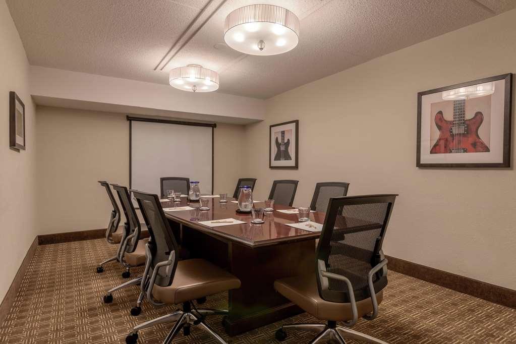 Doubletree By Hilton Airport Hotel