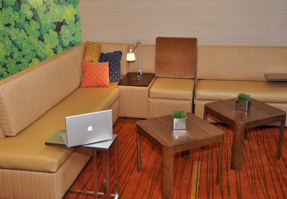 Courtyard By Marriott At Opryland 3*