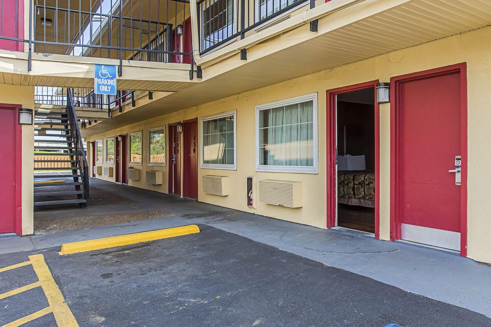 Hotel Rodeway Airport South 2*