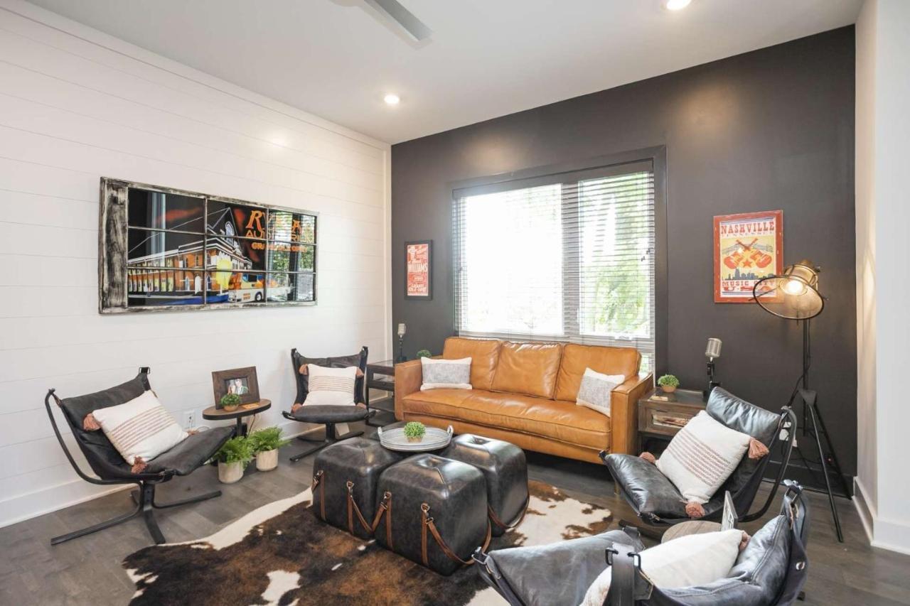 Vibe 857 * Nashville