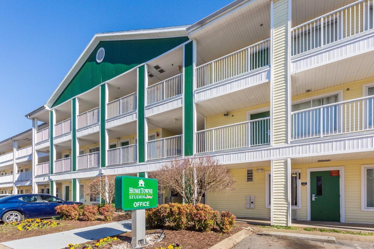 Hotel Hometowne By Red Roof - Airport/briley Pkwy