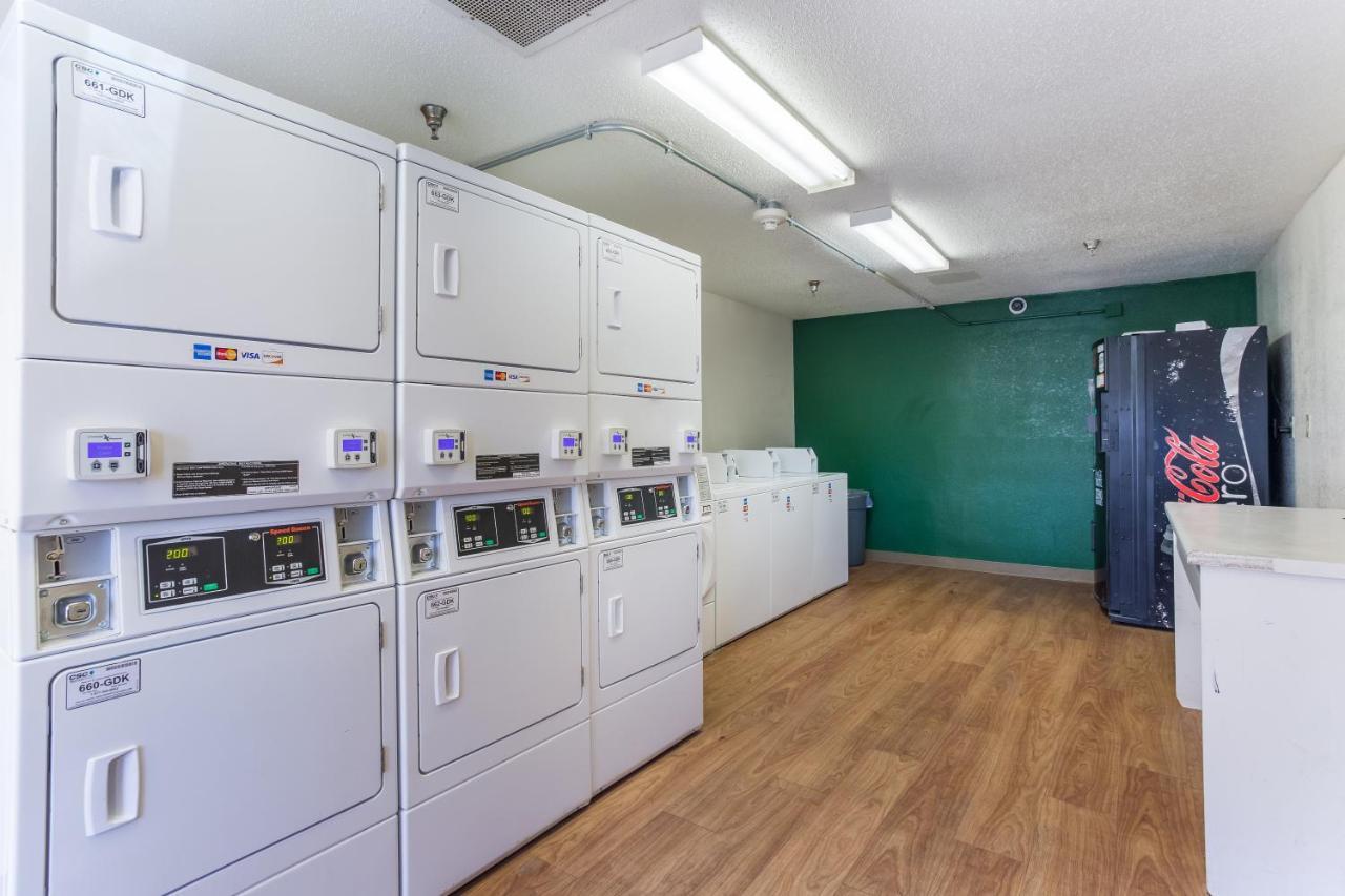 Hotel Hometowne By Red Roof - Airport/briley Pkwy Nashville