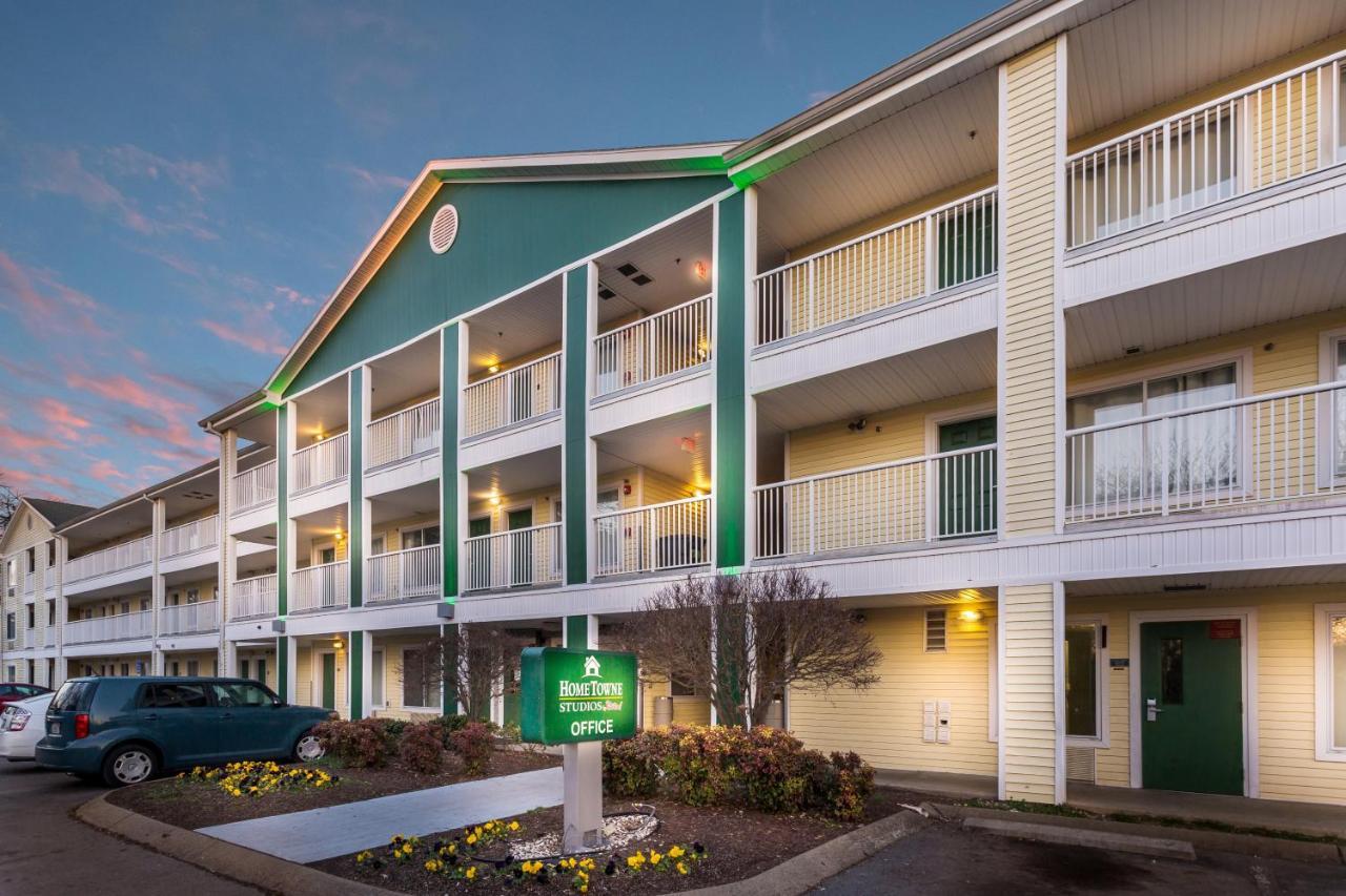 Hotel Hometowne By Red Roof - Airport/briley Pkwy 2*