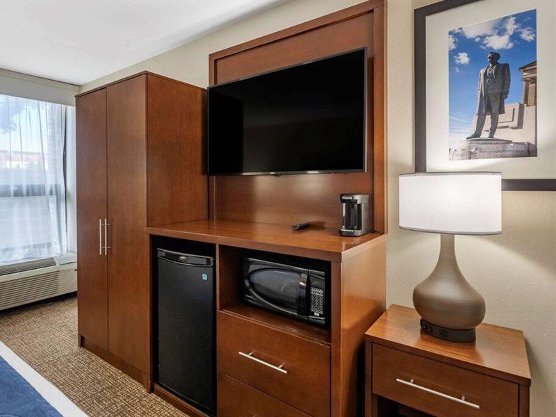 Inn Comfort - Opryland Area 2*