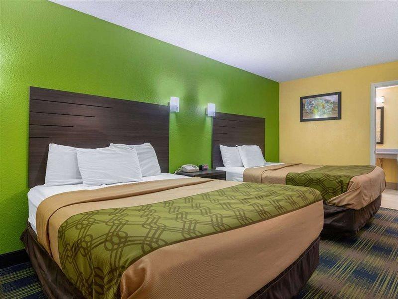 Econo Lodge *