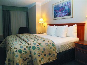 La Quinta By Wyndham Airport/opryland Hotel 3*