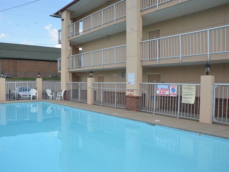 Days By Wyndham Airport East