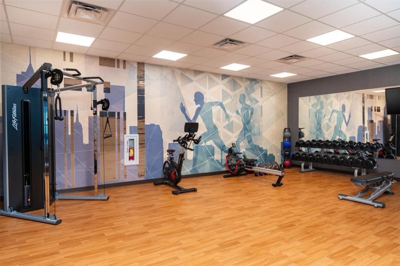 Hyatt House Airport 3*