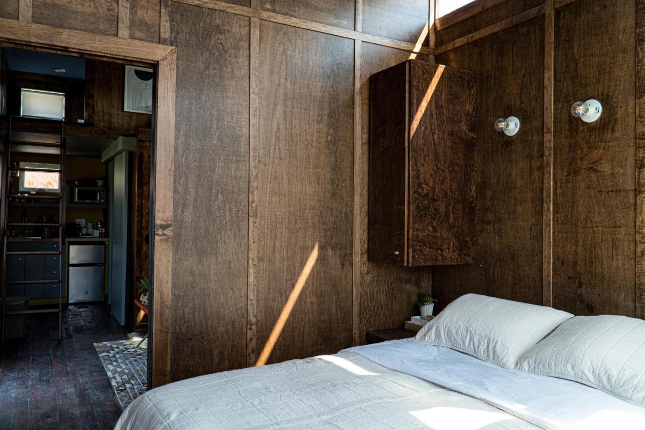 Ironwood Grove, Tiny House Aparthotel