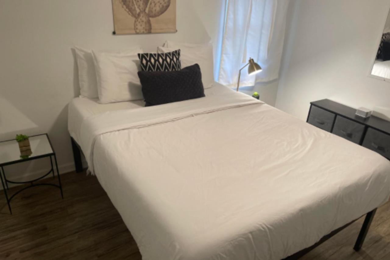 Special! 2 Queen Bedroom Minutes To Broadway! Apartment *