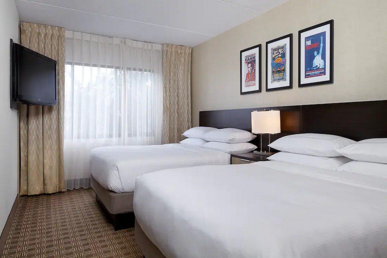 Doubletree By Hilton Airport Hotel