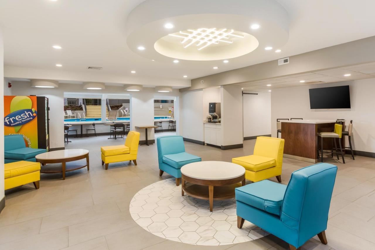 Red Lion & Airport Nashville