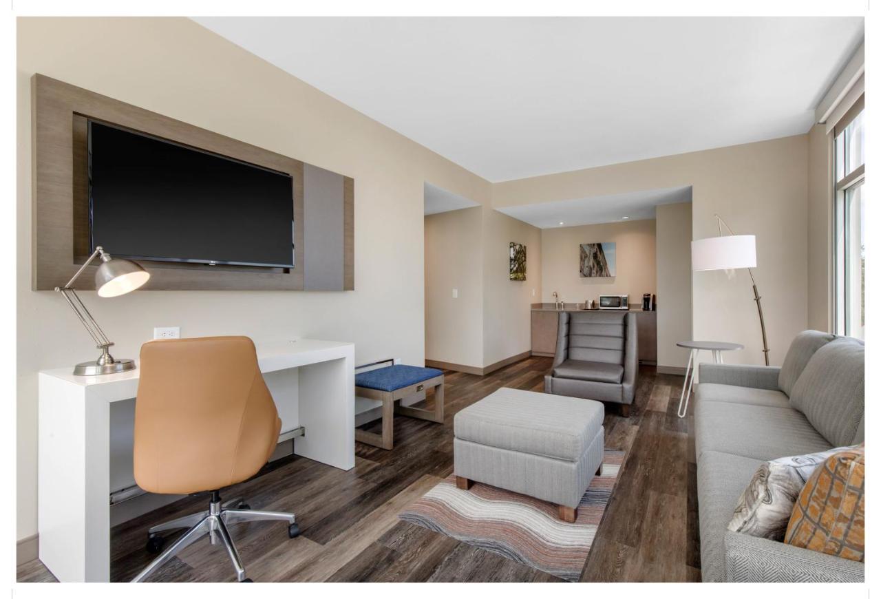 Hotel Cambria Airport 3*