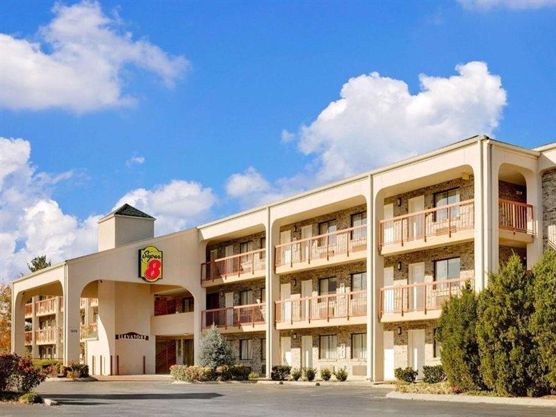 Super 8 By Wyndham Hermitage 2*