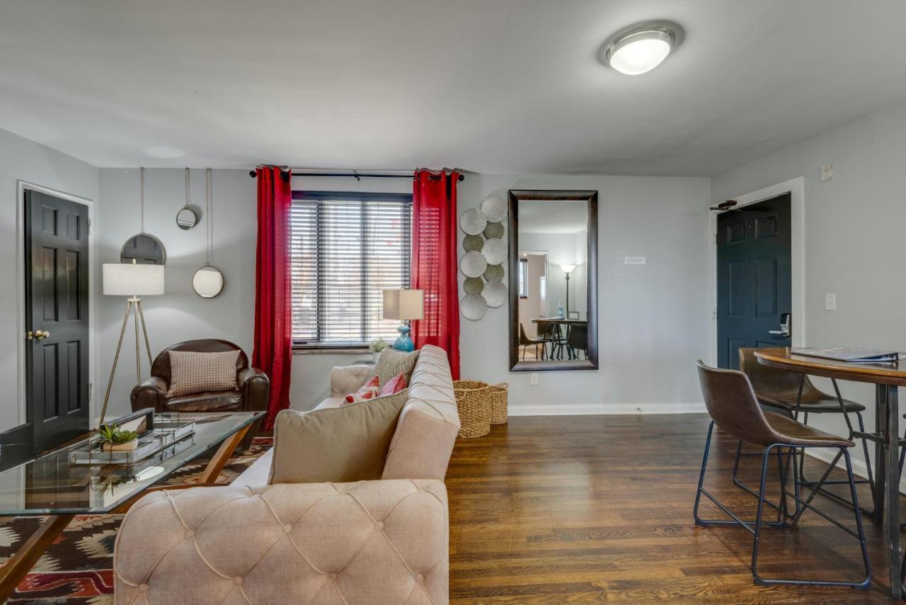 Apartment In Heart Of -104 *