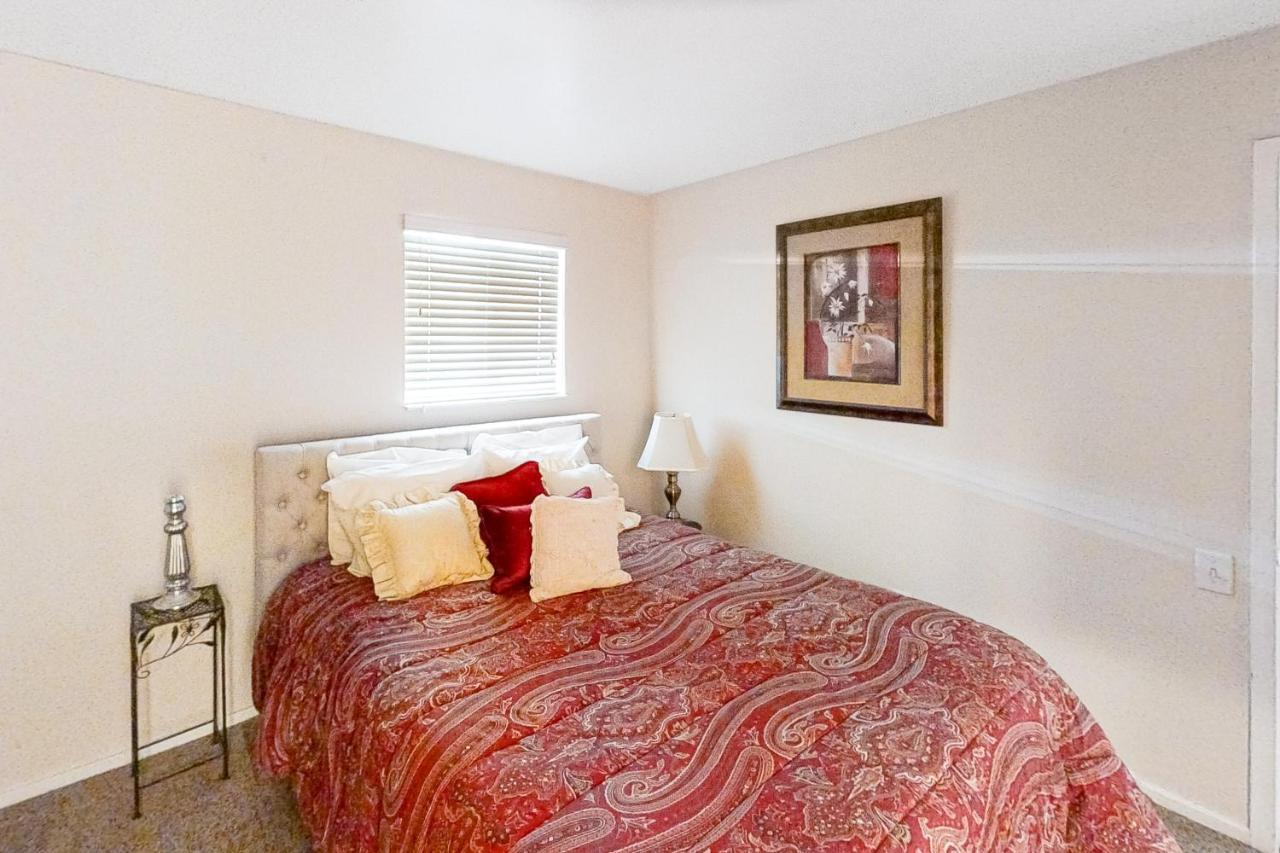 Riverfront Retreat Apartment