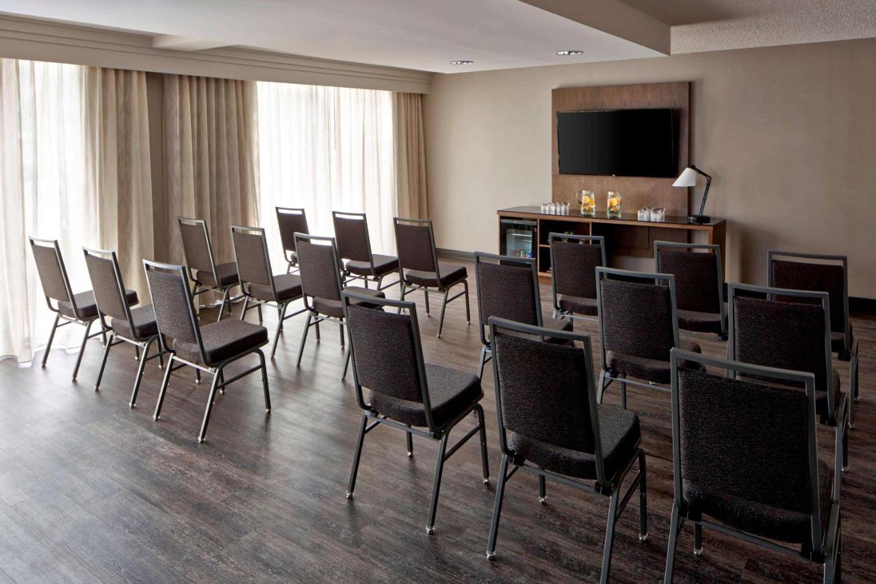 Sonesta Airport 4*