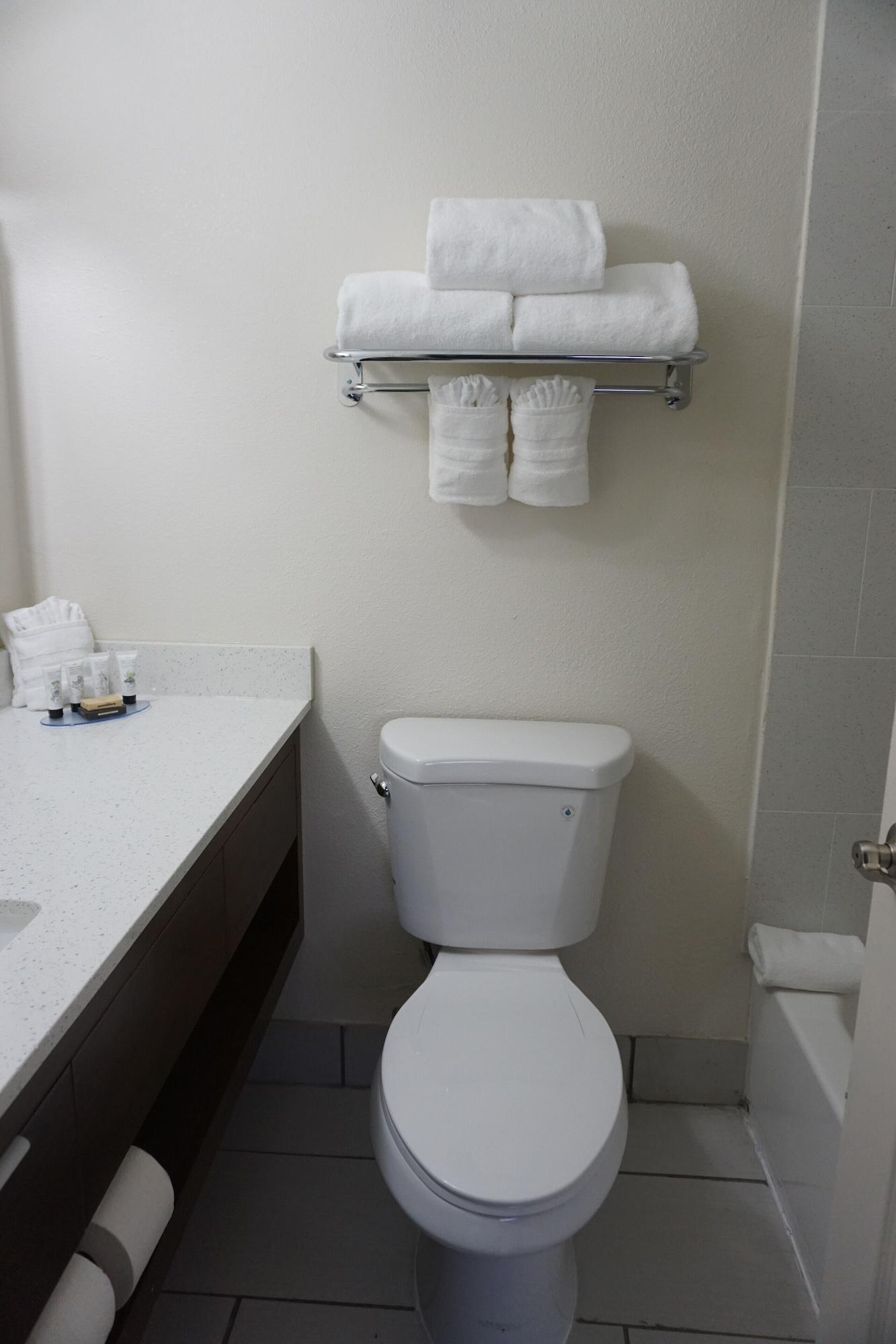 Red Lion & Airport Nashville