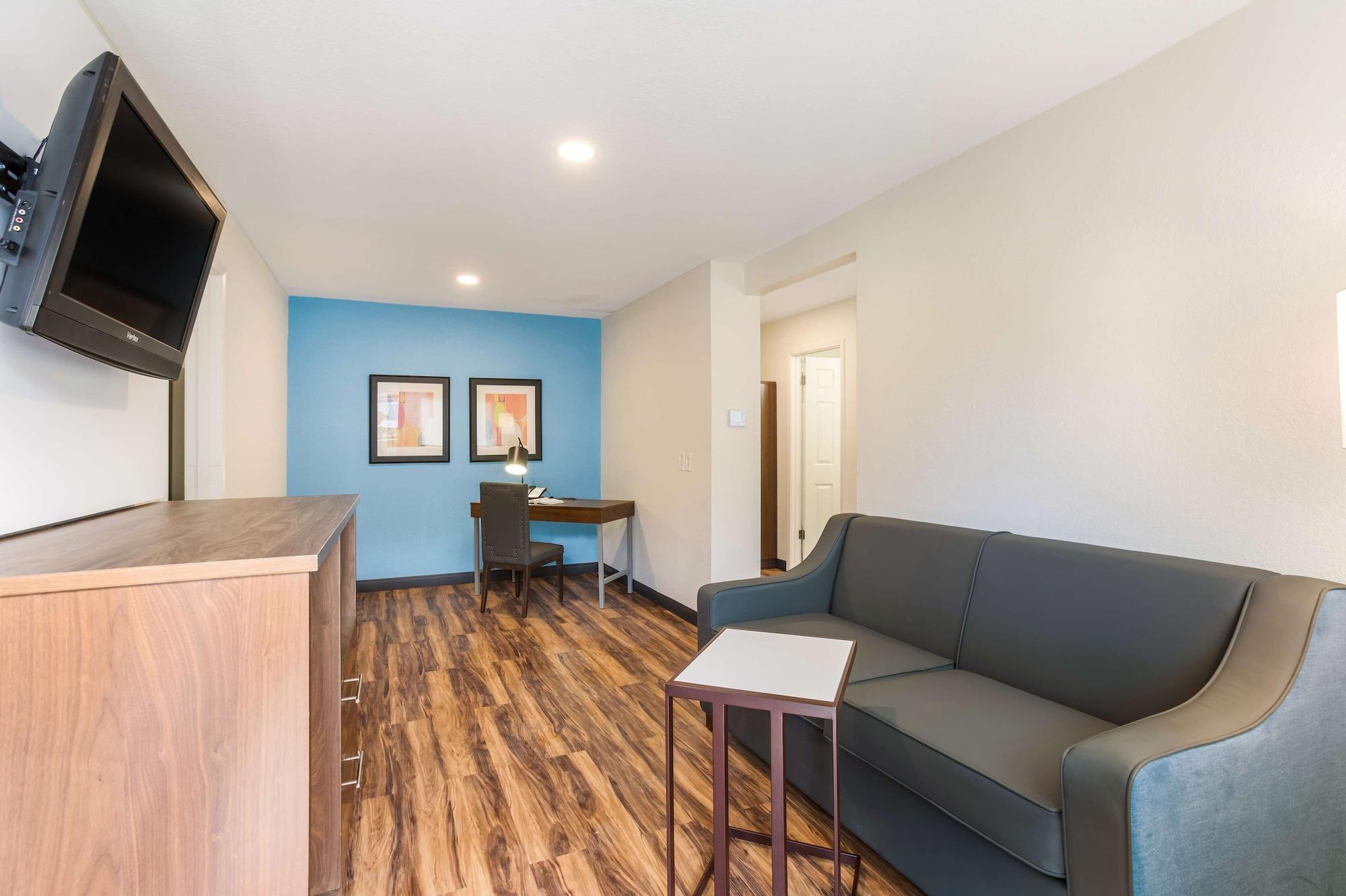 Red Lion & Airport Hotel