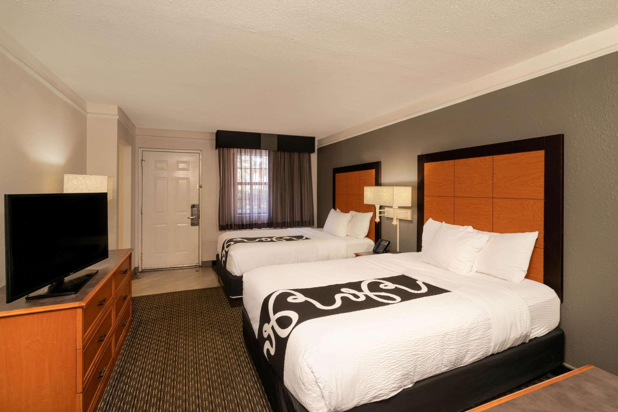 Hotel La Quinta By Wyndham South 2*