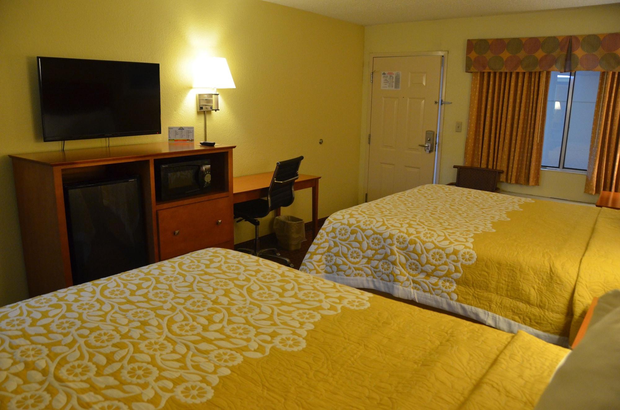 Days By Wyndham Airport East Hotel