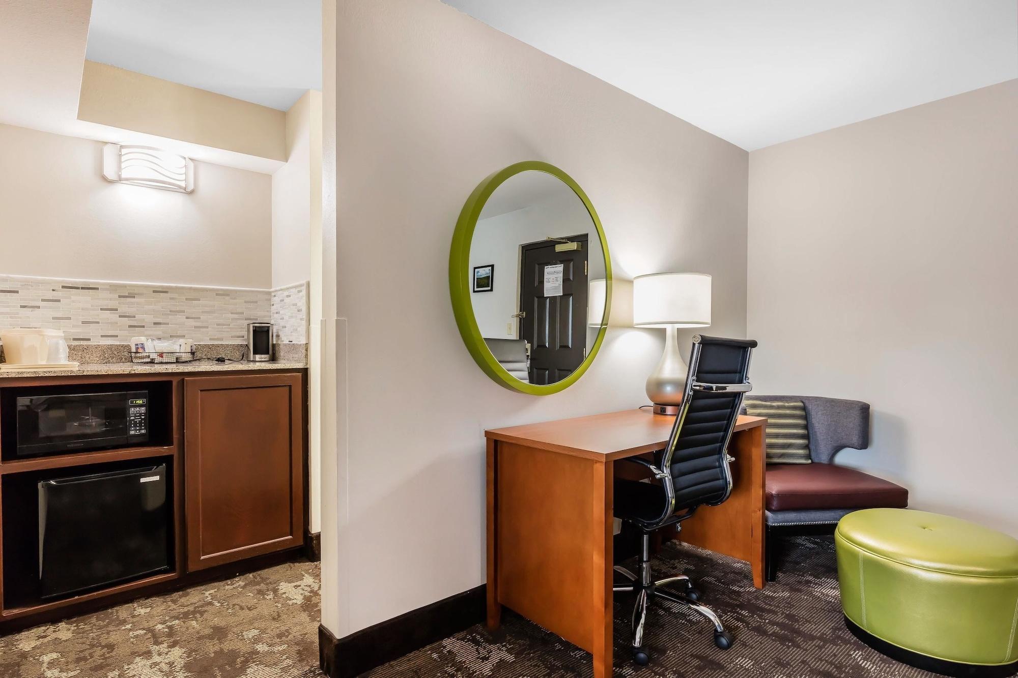 Hotel Comfort & Near Tanger Outlets I-24 Antioch 3*