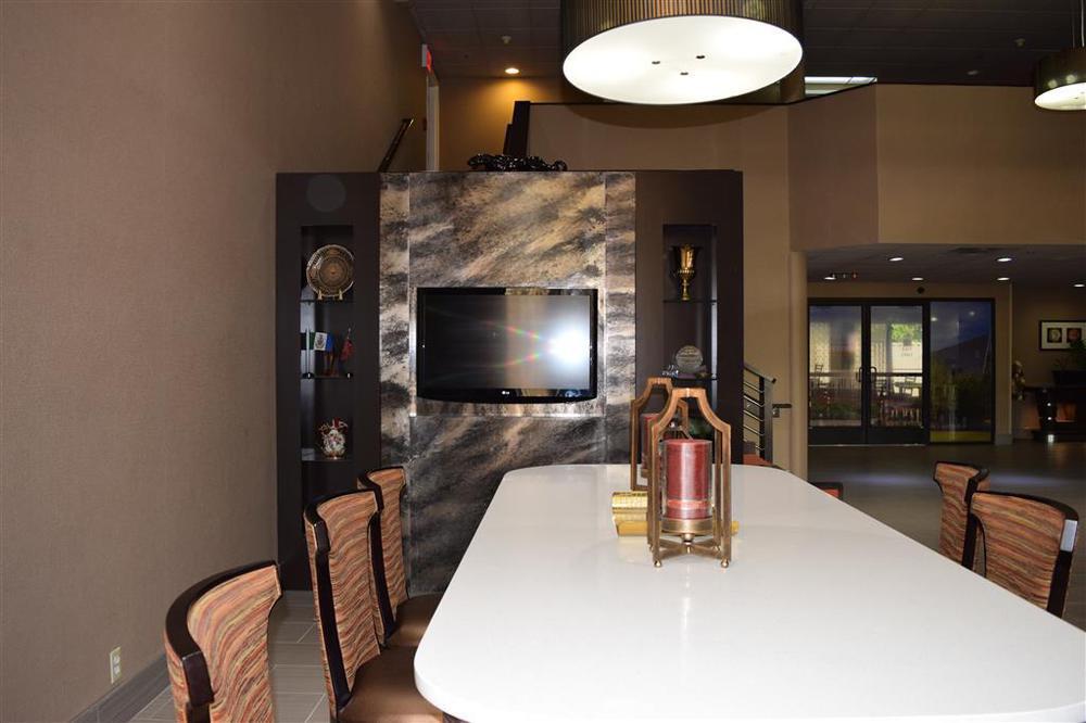 Hotel Western Near Opryland 3*