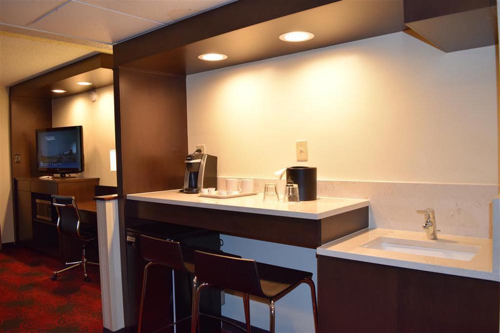 Western Near Opryland Hotel