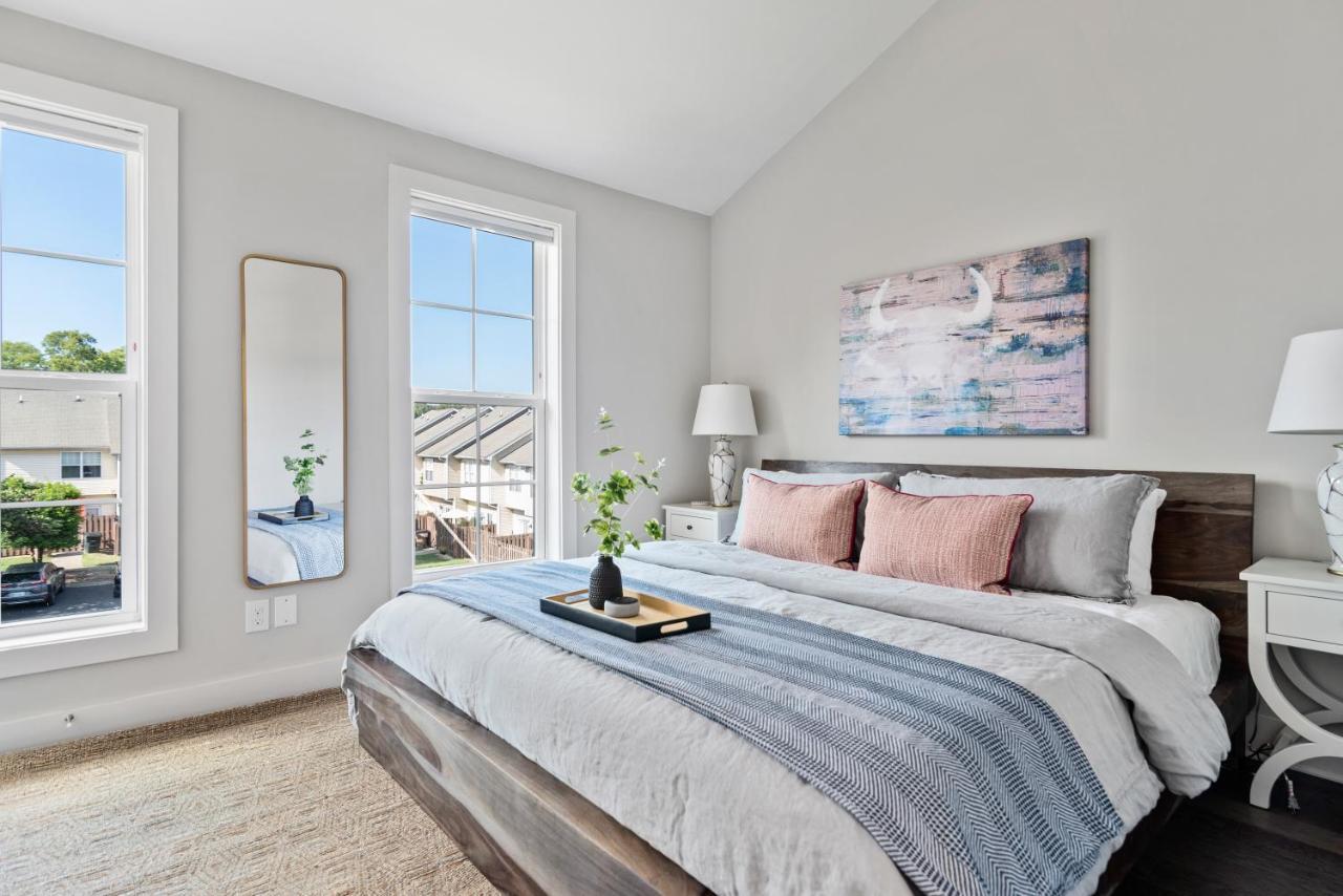 3 Bedroom Townhome In The Heart Of Nashville! Nashville