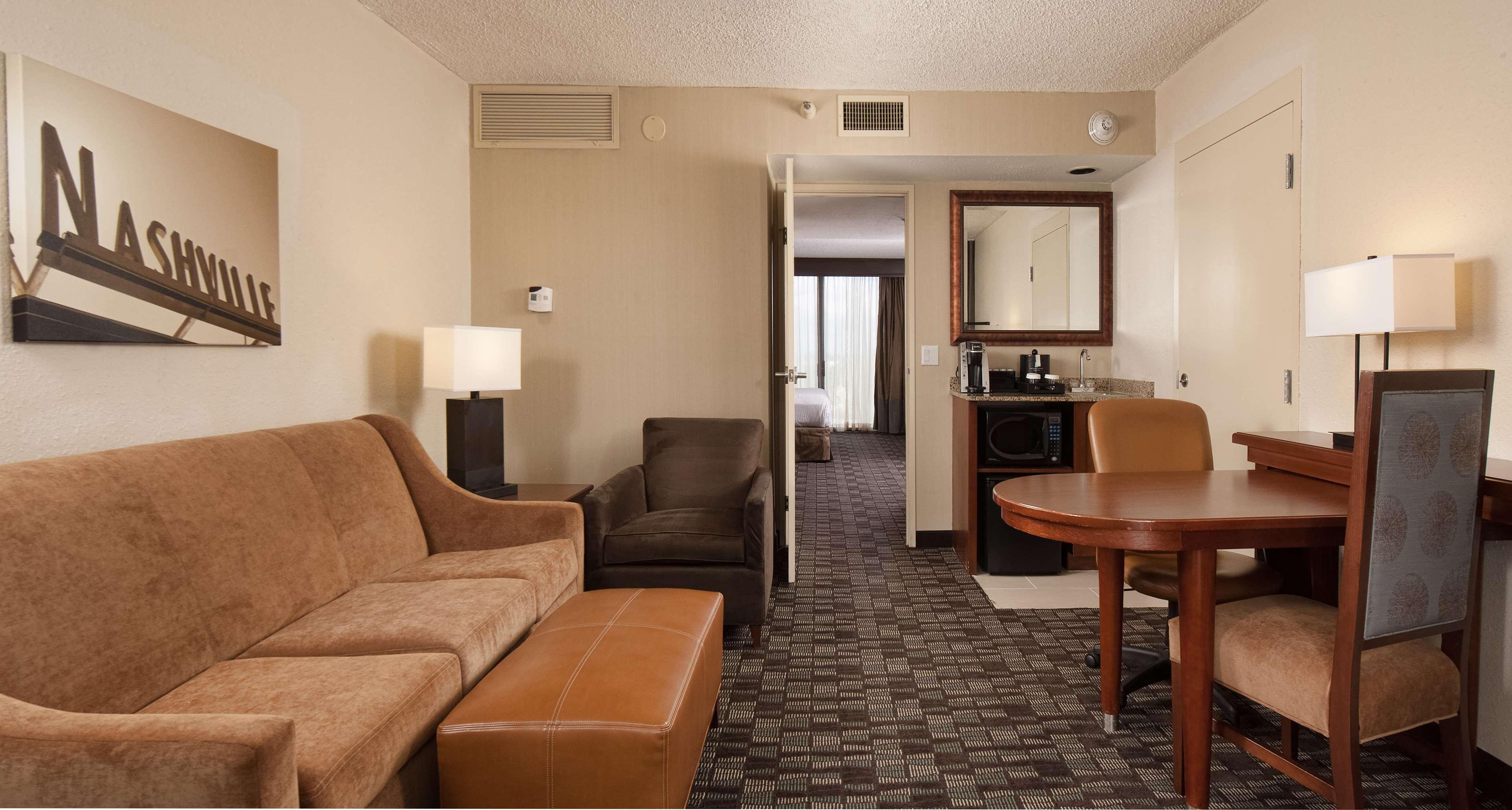 Embassy By Hilton Airport Hotel