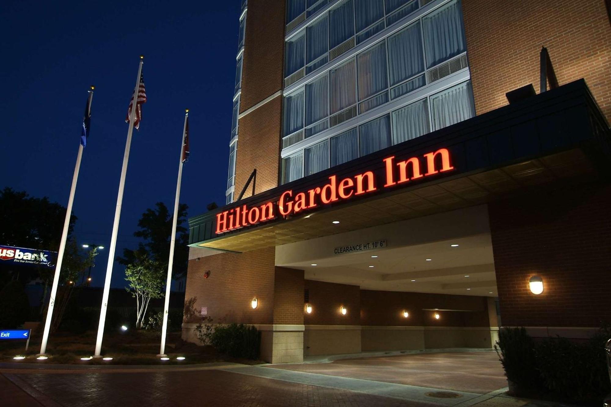 Hilton Garden Vanderbilt Hotel 3*