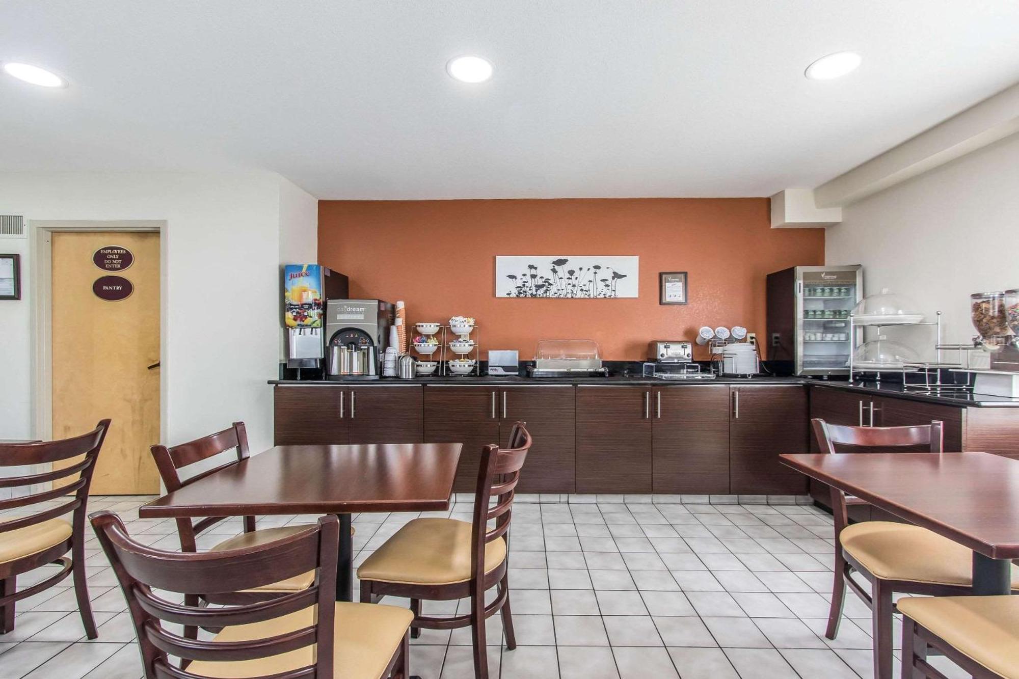 Inn Sleep Near Percy Priest 2*