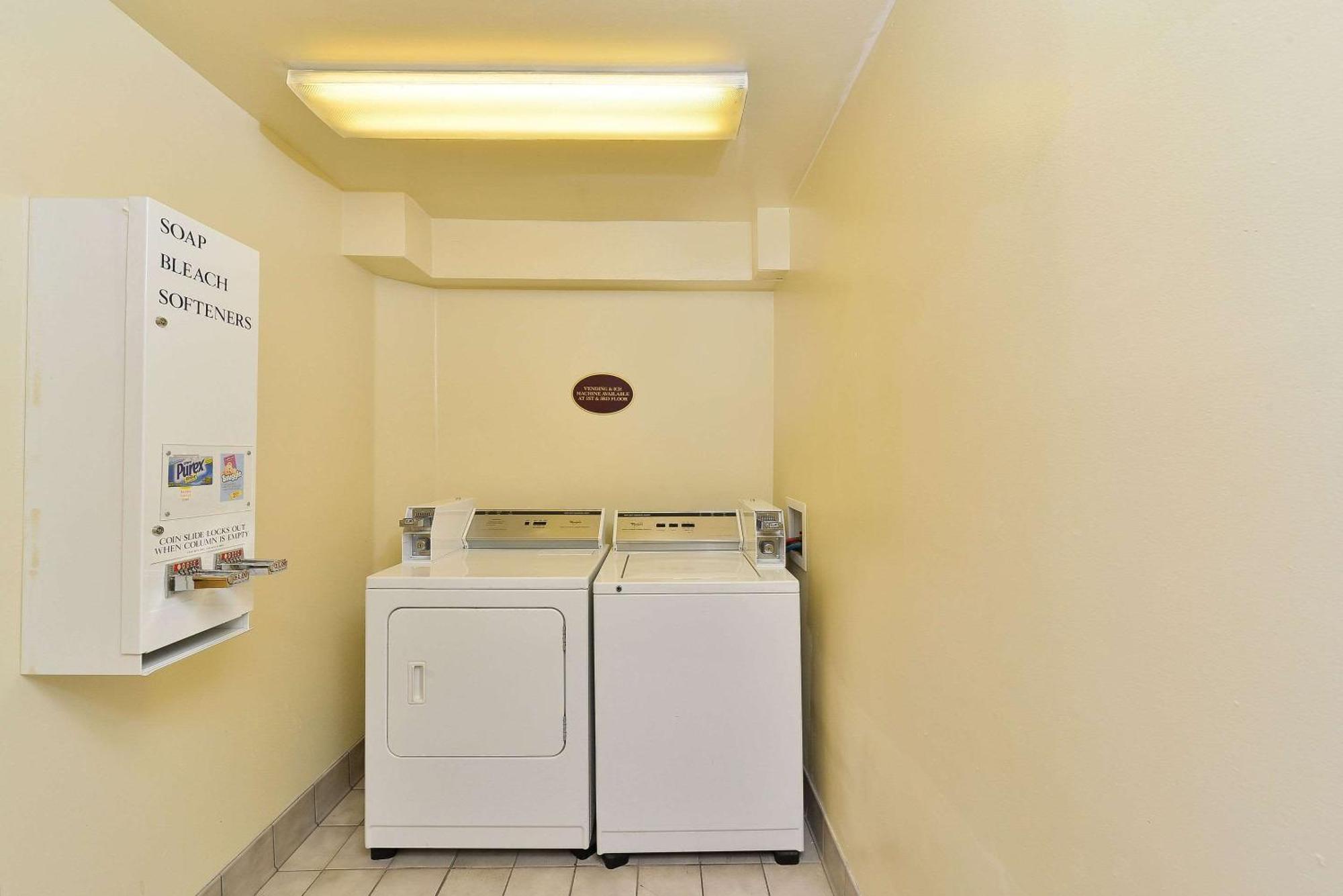 Sleep Near Percy Priest 2* Nashville