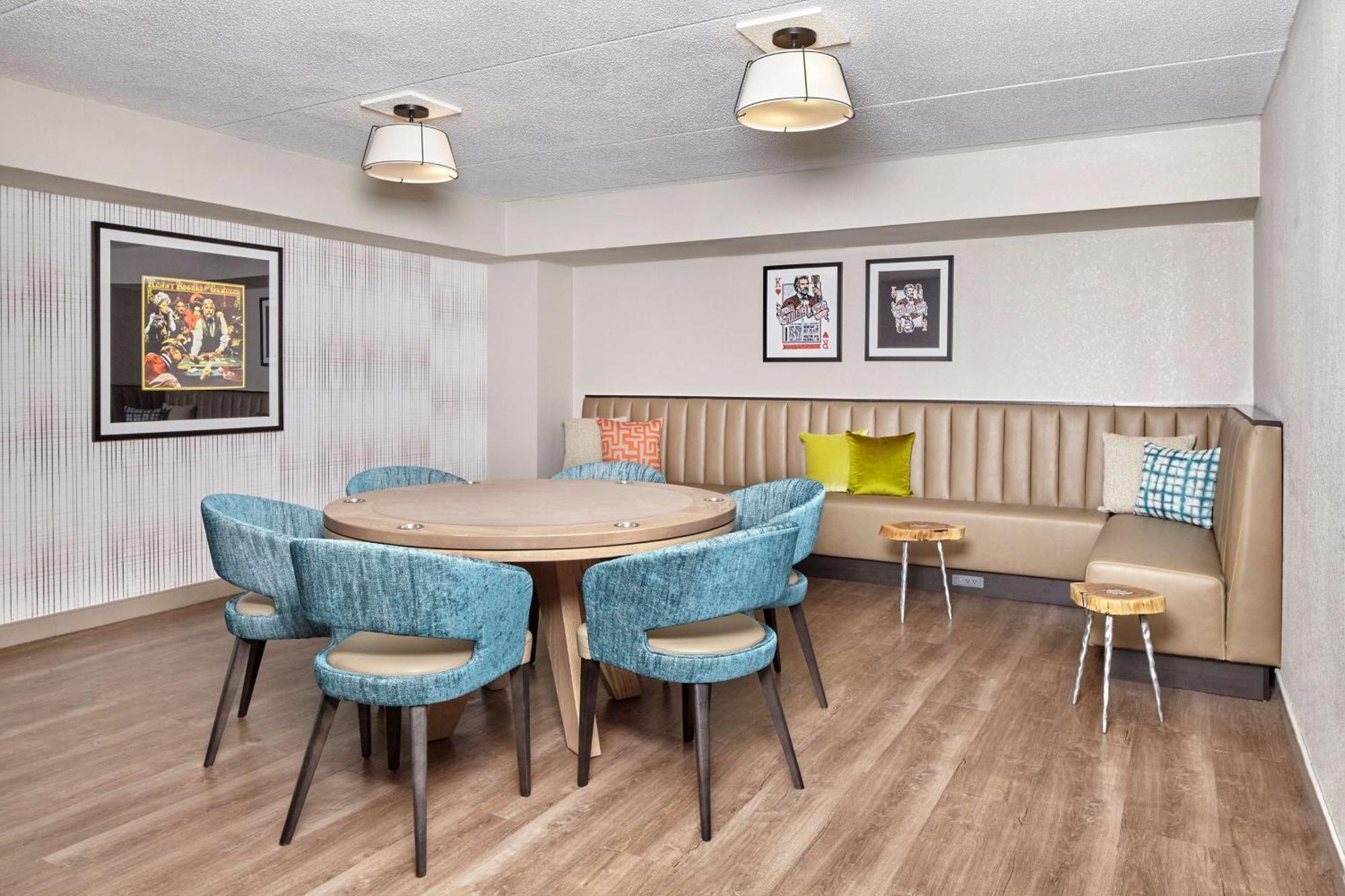 Doubletree By Hilton Airport Hotel