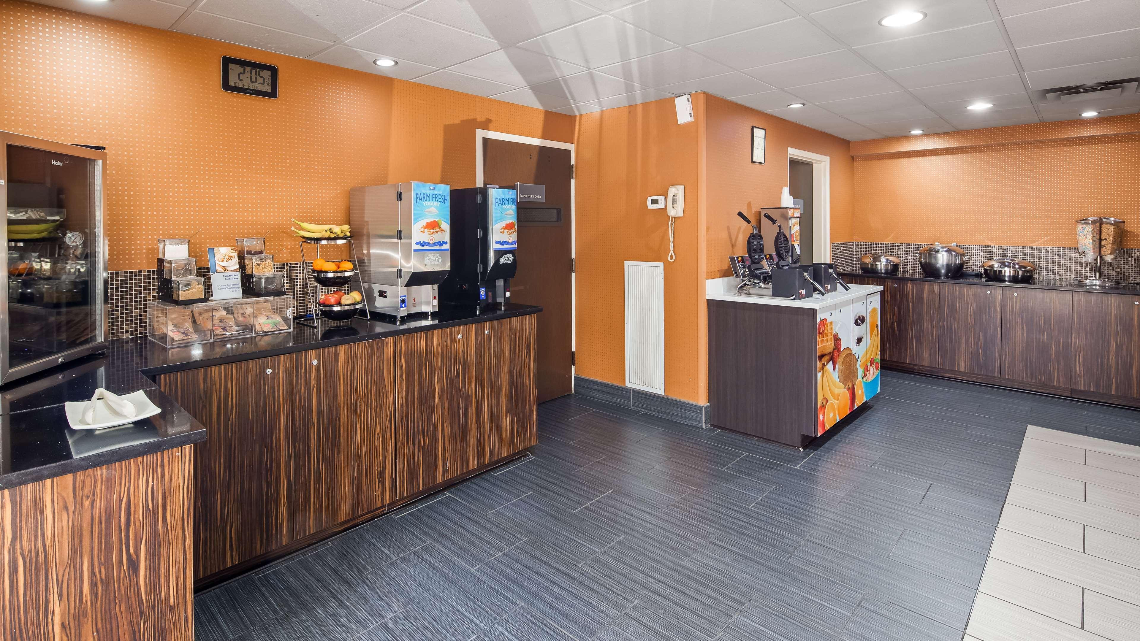 Western Near Opryland Nashville