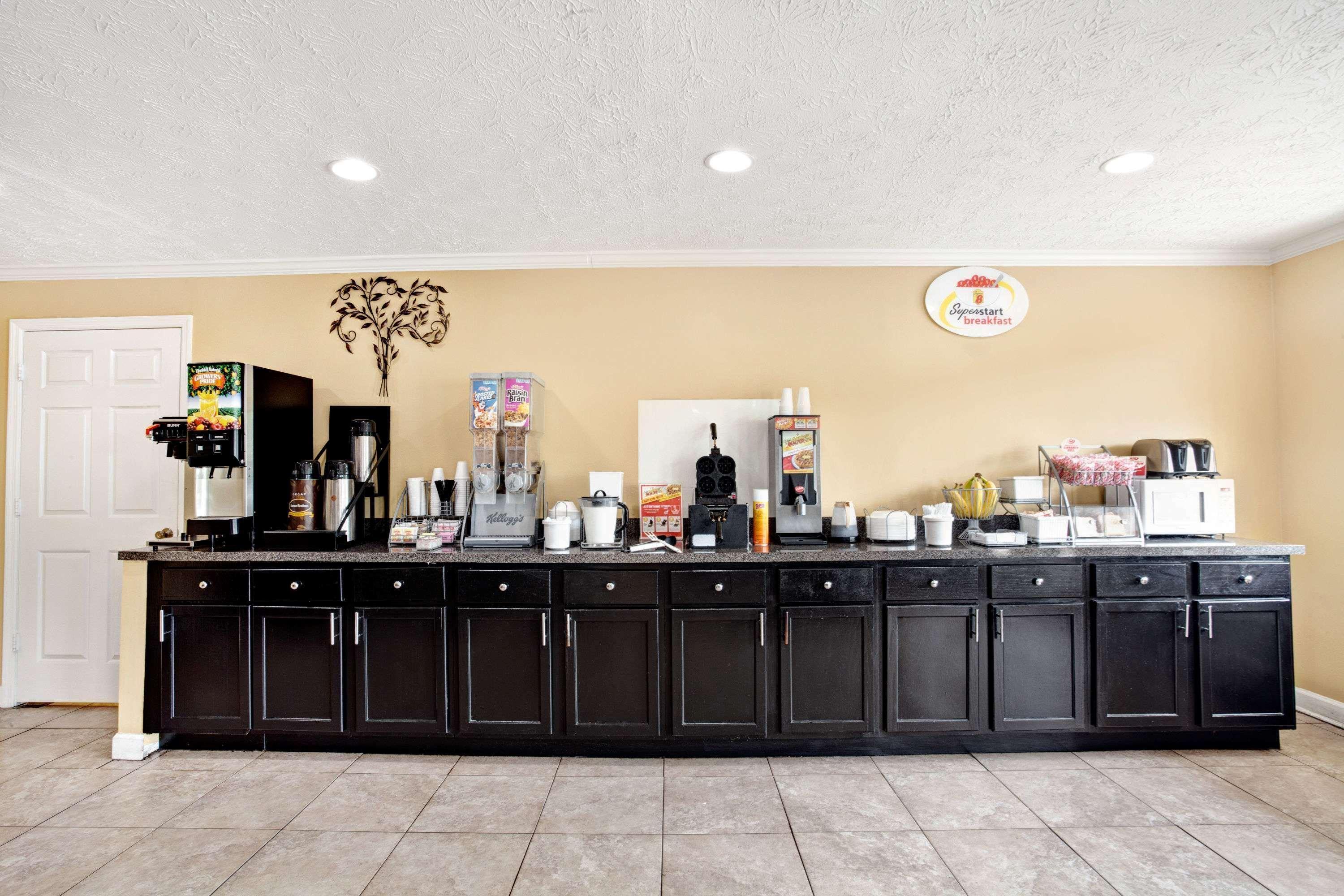 Hotel Super 8 By Wyndham Whites Creek/ Nw Area Nashville