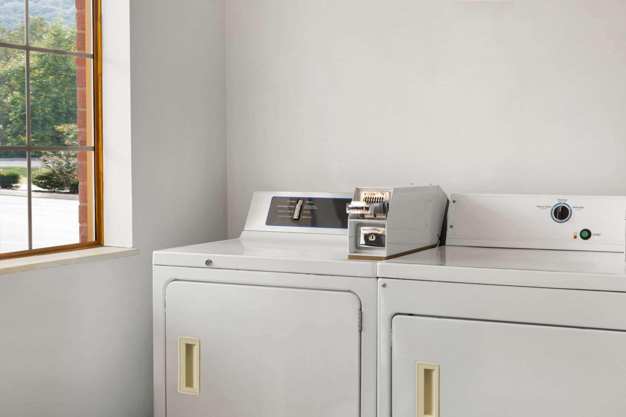 Super 8 By Wyndham Whites Creek/ Nw Area 2*