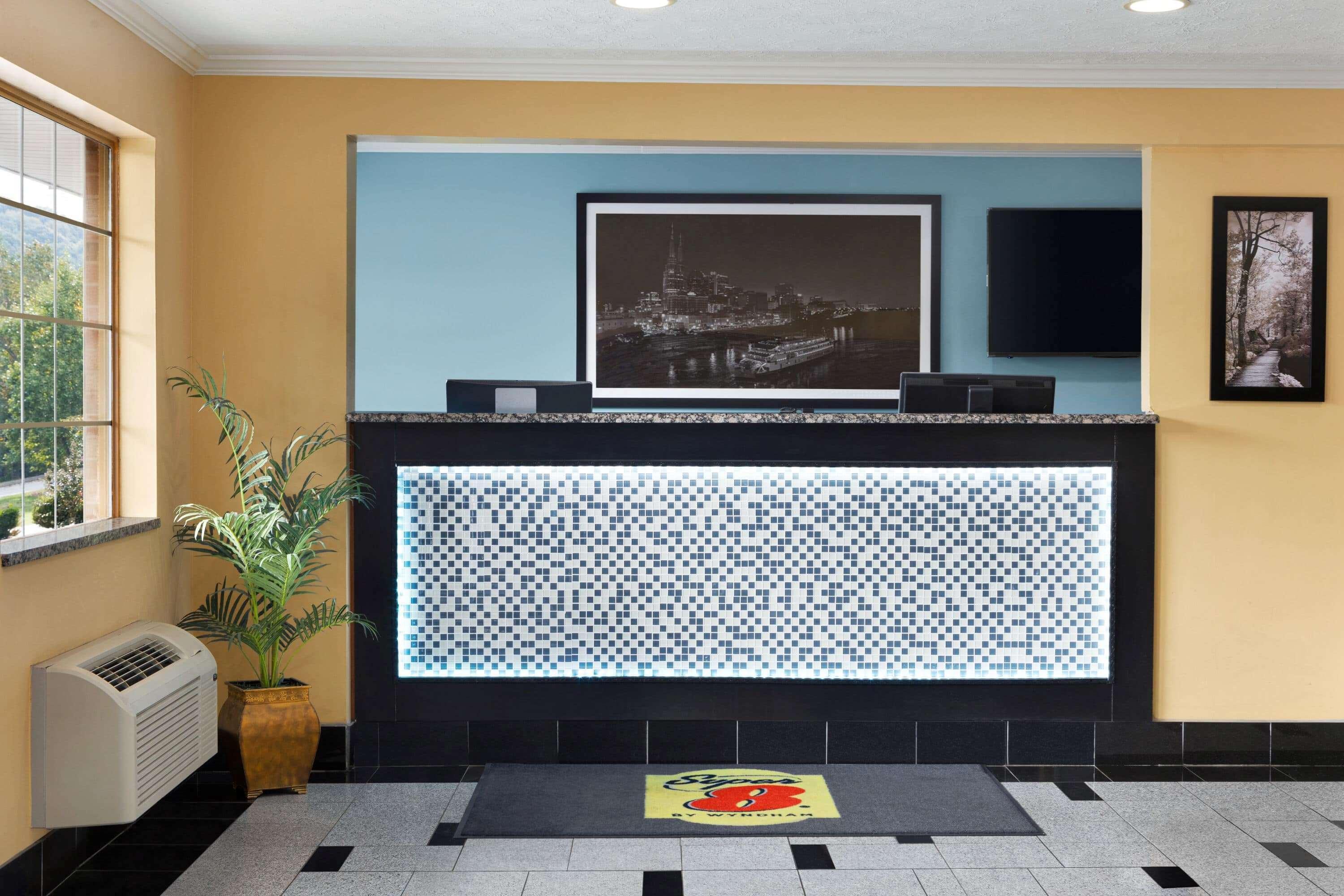 Super 8 By Wyndham Whites Creek/ Nw Area Hotel