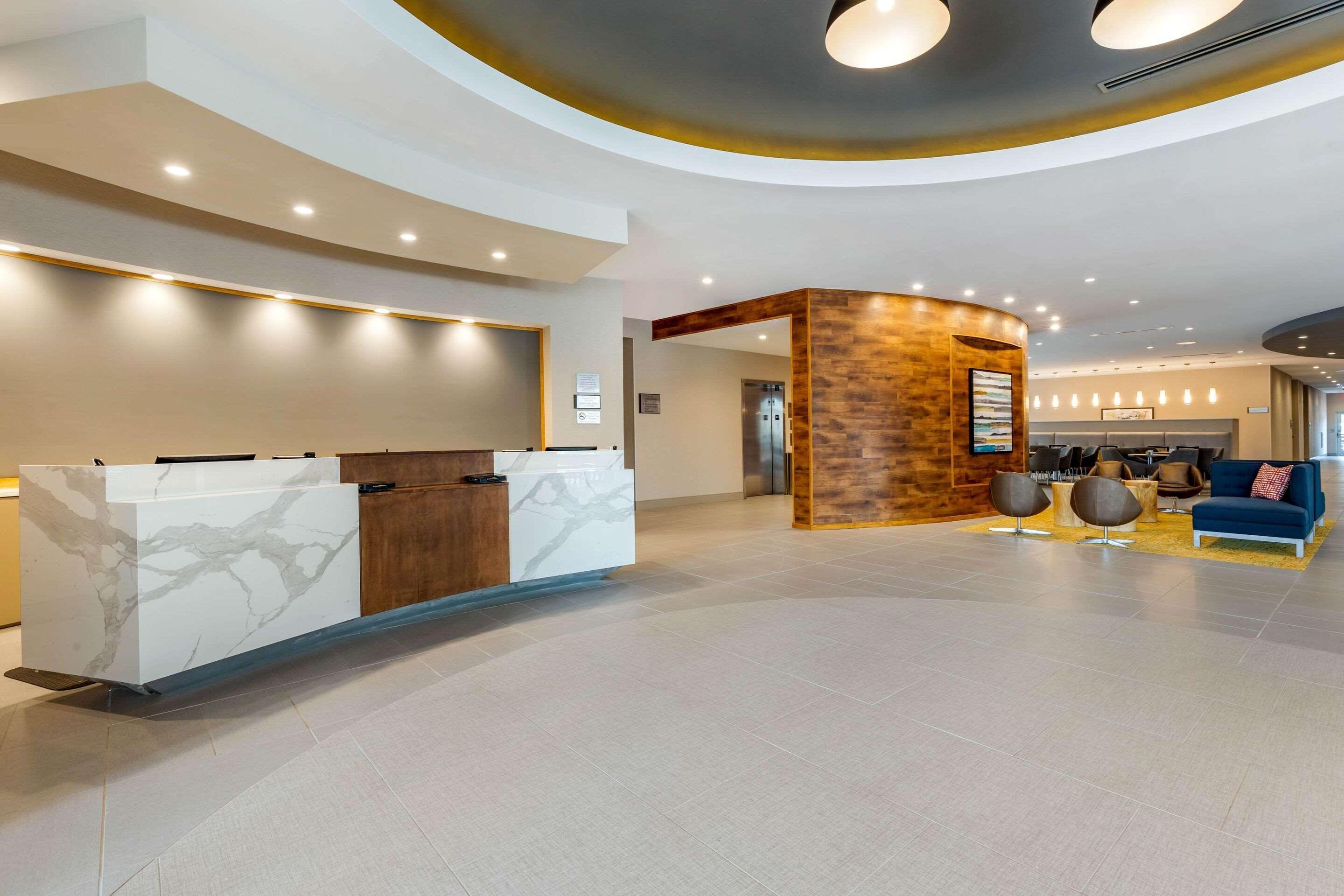 Cambria Airport Hotel