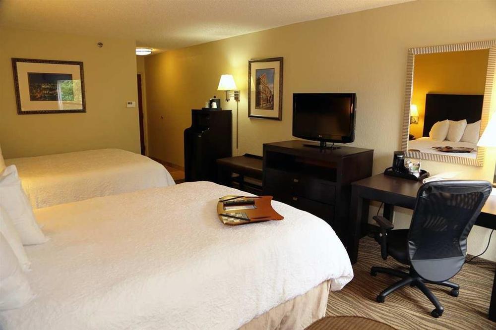 Hampton Nashville-i-24 Hickory Hollow 3*