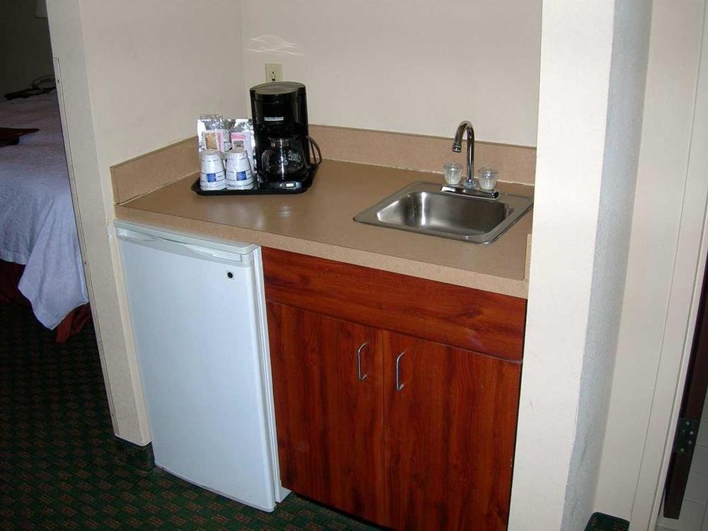 Hampton Bellevue/nashville I-40 West Nashville