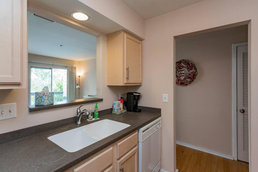 Captain's Quarters Riverfront #1 Apartment Nashville