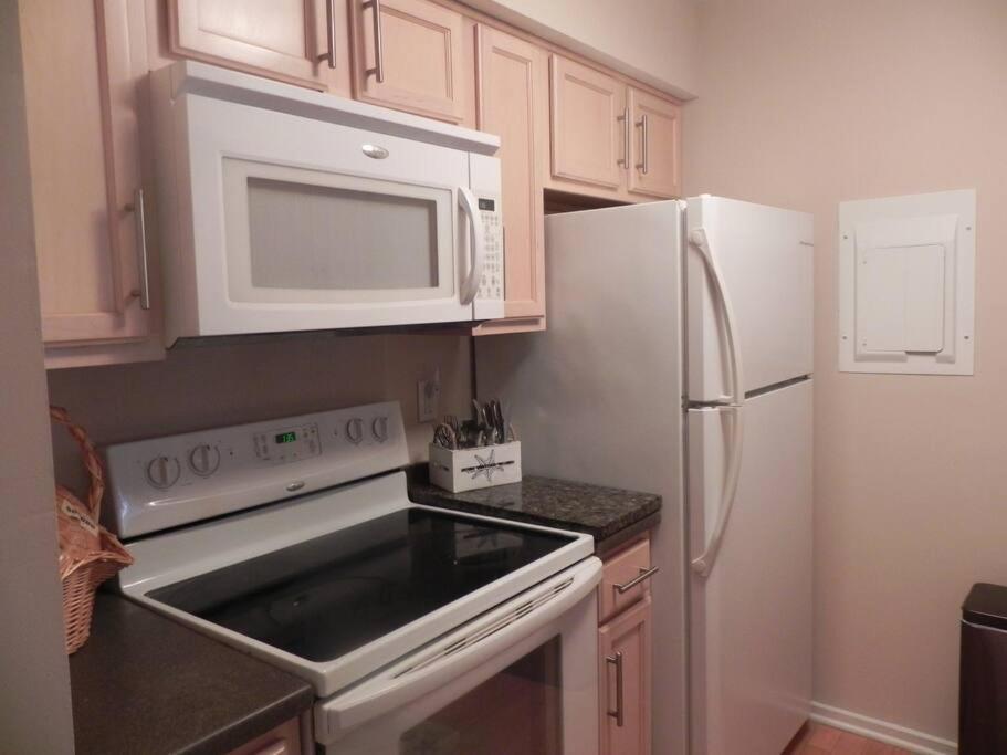 Captain's Quarters Riverfront #1 Apartment *