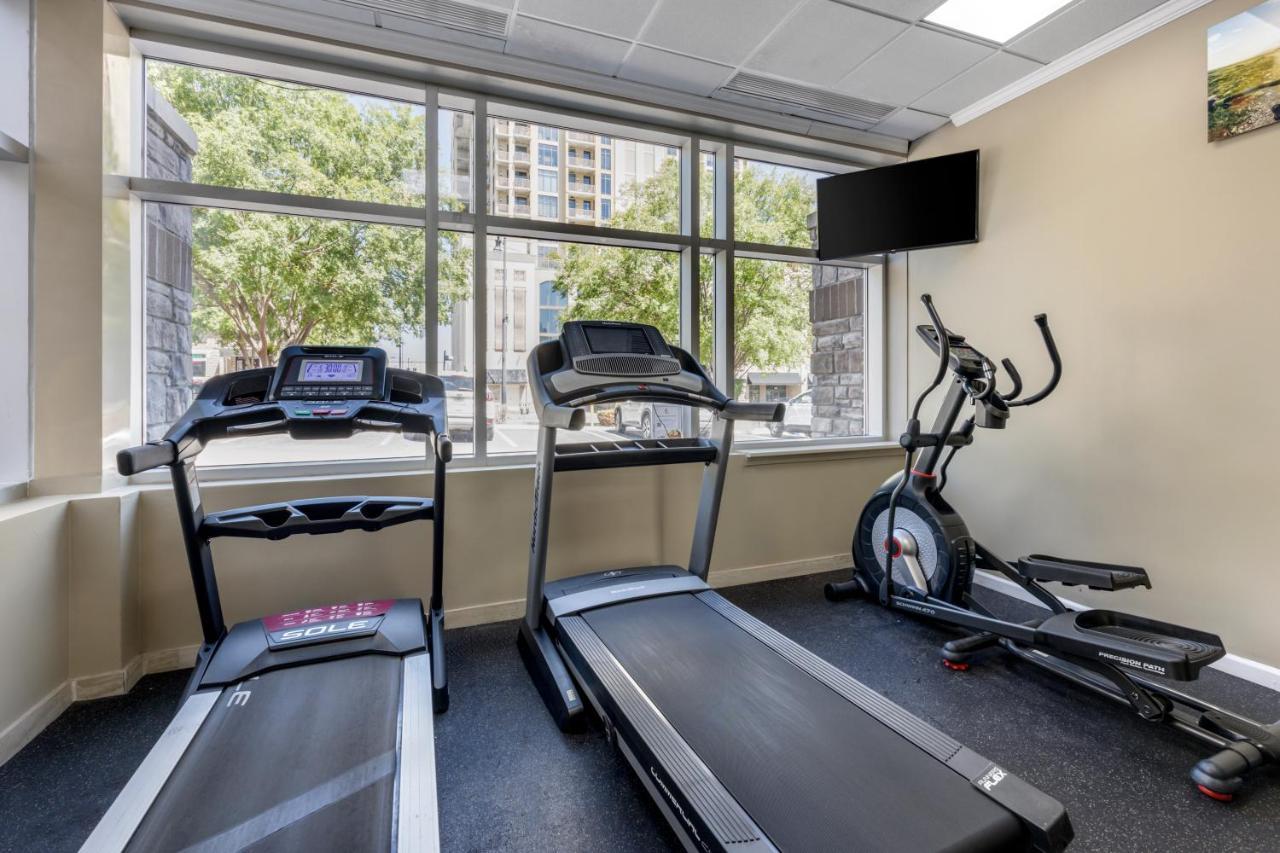 Comfort Downtown - Music Center Inn 4*